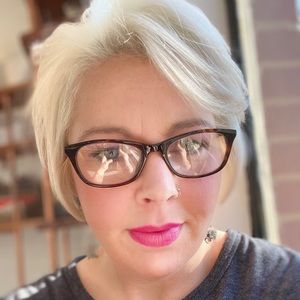 Meet your Posher, Angie